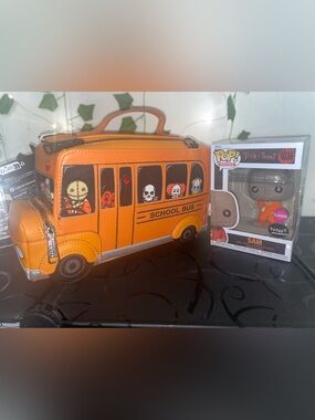 Loungefly Trick 'R Treat School Bus + Funko pop Sam 1036